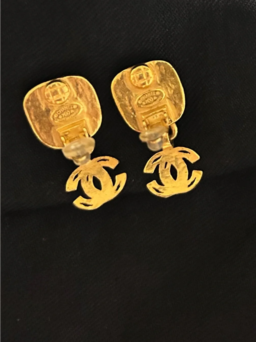 Vintage CHANEL Gold earrings